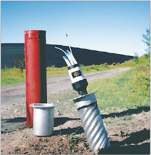 solinst  waterloo systems  multilevel systems  landfill sites monitoring  landfill site over fractured bedrock monitoring  investigation of hydraulic properties  monitoring beneath waste sites image