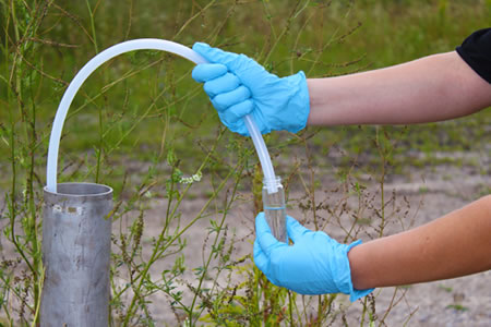 Sampling with Inertial Pumps solinst inertial pumps groundwater sampling pumps groundwater pumps groundwater foot valves surge blocks intertial pumps image