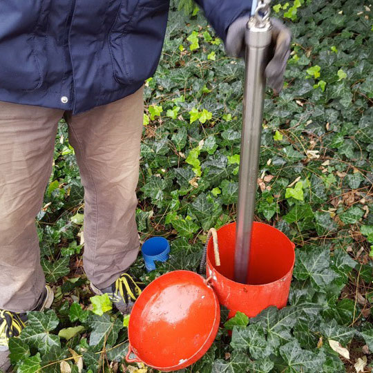 solinst bladder pumps for groundwater samples