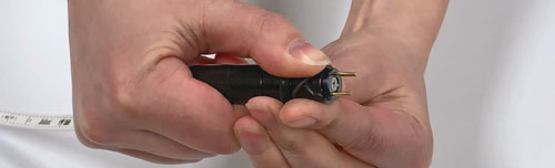 no use herramientas afiladas cuando retire el oring del tapón de sellado de cinta solinst, en su lugar use sus dedos