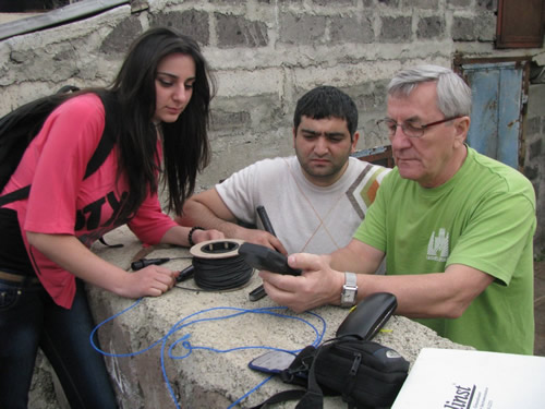 equipo de monitoreo de aguas subterráneas programa de monitoreo de agua subterránea levelogger medidor de niveles de agua manejo de cuencas hidrográficas image