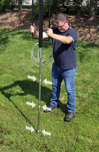 installation de piézomètres avec un extracteur à inertie manuel