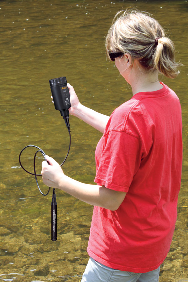 communicating with a levelogger in the field using a levelogger 5 app interface