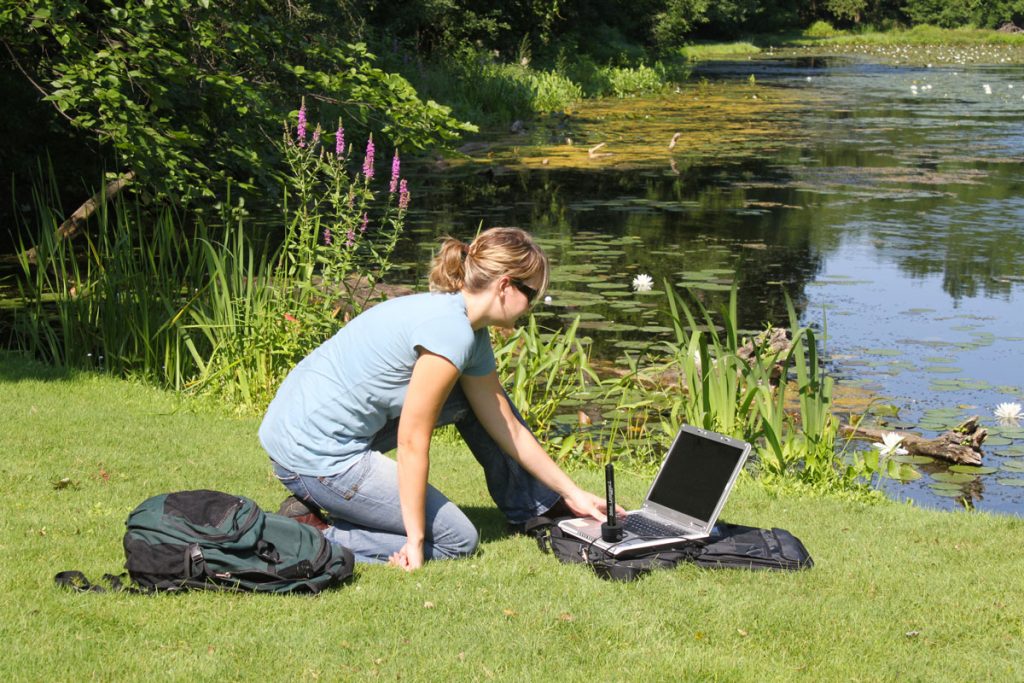 programming a levelogger in the field for surface water monitoring