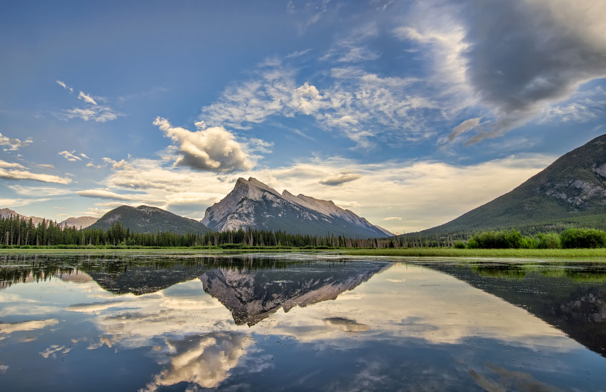 alpine lake in banff rocky mountain park