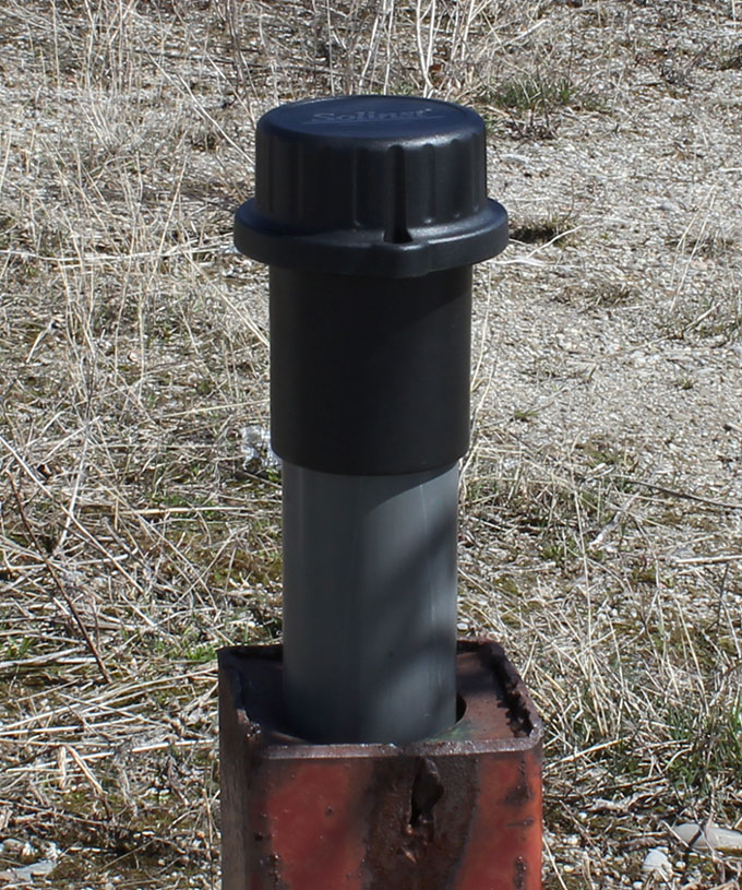 Solinst LevelVent 5 User Guide 8.1.1 Installing LevelVent in 2 Inch Well