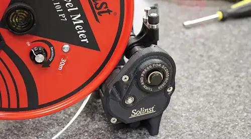 Solinst Model 101 Lateral Winder Installation Instructions Step 6 the Gear Knob solinst model 101 lateral winder installation instructions step six the gear knob