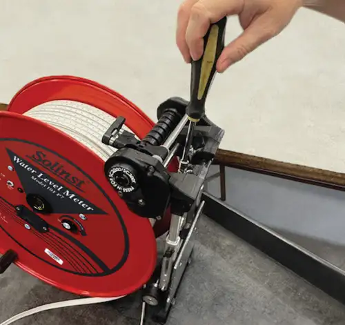 Tighten the Gear Clamps to secure the Lateral Winder to the reel frame tighten the gear clamps to secure the lateral winder to the reel frame