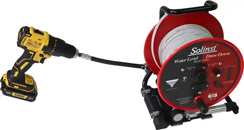 solinst 101 power winder connected to 101d water level drawdown meter