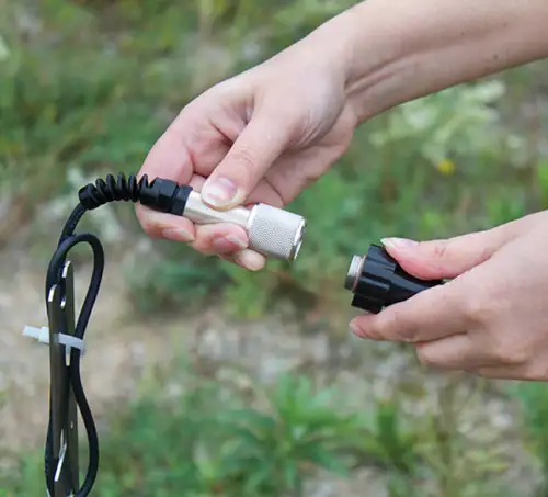 rysunek 6 5 podłączanie kabla bezpośredniego odczytu i czujnika poziomu